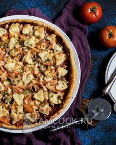 Пицца с ананасами