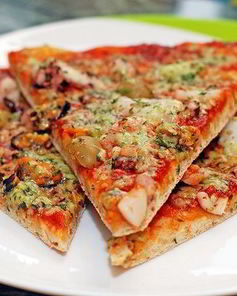 Пицца из морского коктейля