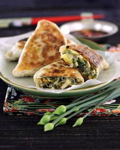 Пицца-рулет с творогом и кресс-салатом