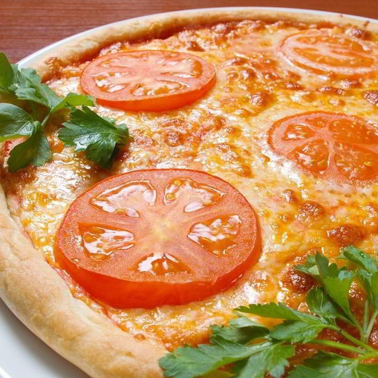 Рецепт пиццы с помидорами и сыром
