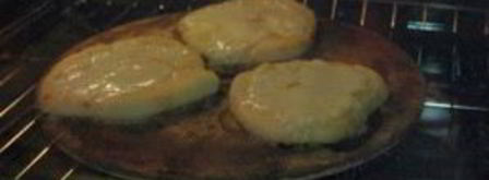 пицца с сыром моцарелла и кедровыми орешками. Шаг 3