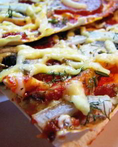 Тончайшая пицца на лаваше