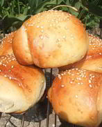 Рулетики с кунжутом