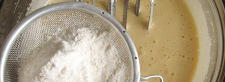 шарлотка французская с яблоками. Шаг 6