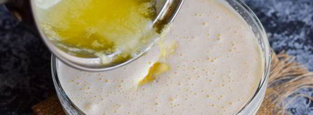 шарлотка на кефире. Шаг 3