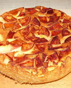 Шарлотка с ананасами в мультиварке