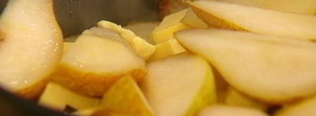 шарлотка с грушами, изюмом и корицей. Шаг 6