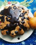 Шарлотка с клюквой