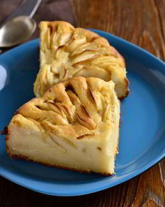 Шарлотка с манкой