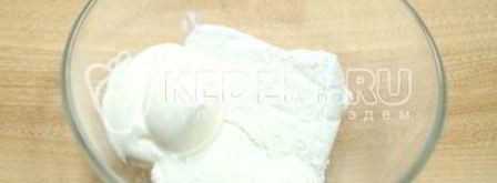 шарлотка с творогом и яблоками. Шаг 3