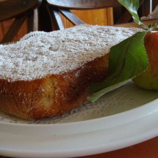 Рецепт шарлотки с яблоками и изюмом