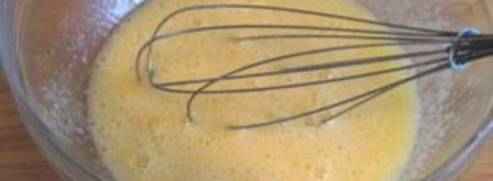 шарлотка с яблоками с коньяком. Шаг 4