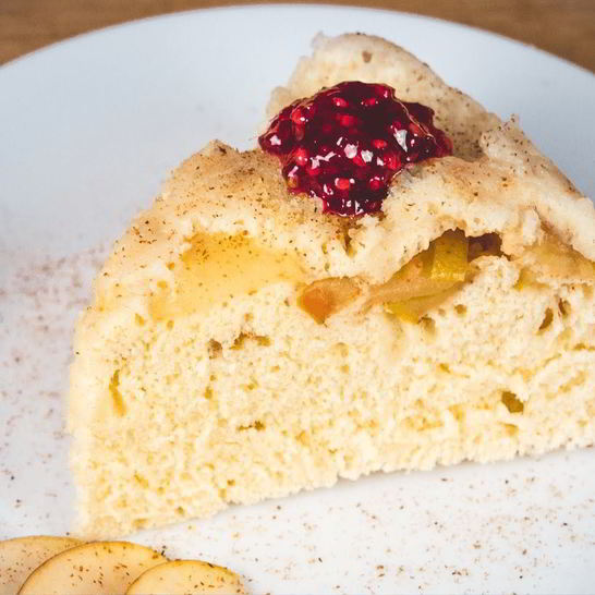 Рецепт шарлотки с яблоками в микроволновке