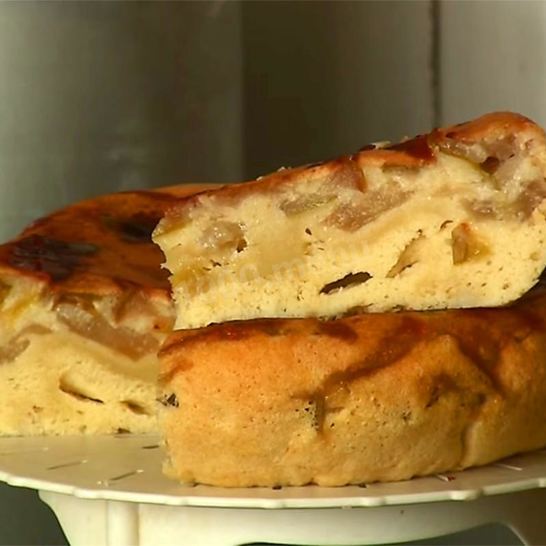 Рецепт шарлотки с яблоками в мультиварке яблочная