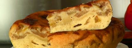 шарлотка с яблоками в мультиварке яблочная. Шаг 7