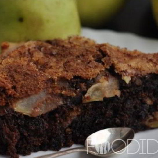 Рецепт шоколадной шарлотки с яблоками