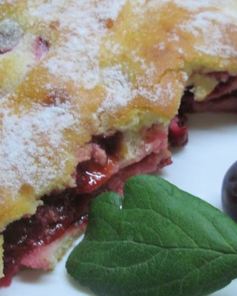 Сливовая шарлотка на сметане