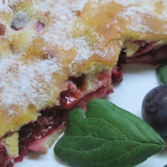 Рецепт сливовой шарлотки ны сметан