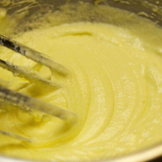 Рецепт теста для шарлотки с яблоками