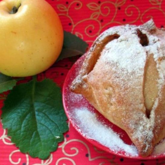 Рецепт яблочной шарлотки в творожных платочках