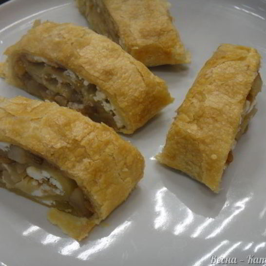 Рецепт штруделя грушевого с творогом из слоёного теста