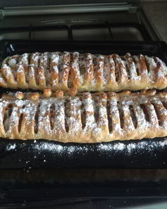 Штрудель с грушами и грецкими орехами