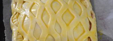 слоеные конвертики с сыром бри и ягодами. Шаг 7