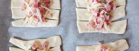 слоеные слойки с ветчиной и сыром. Шаг 4