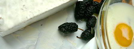 слойки на укус с сыром бри, шелковицей и черносмородиновым джемом. Шаг 4