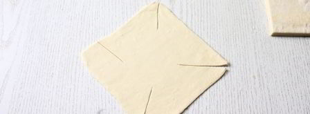 слойки-розочки с курицей и сыром. Шаг 7