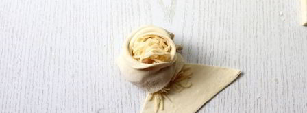 слойки-розочки с курицей и сыром. Шаг 11