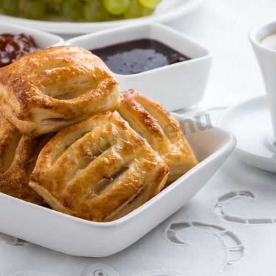 Рецепт слоек с джемом из слоеного теста