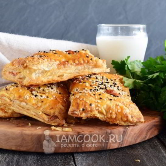 Рецепт слоек с колбасой и сыром