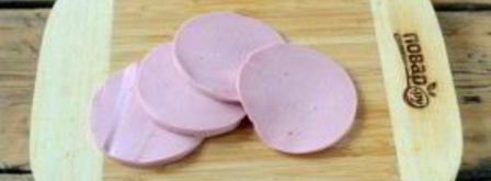 слойки с колбасой зигзаг. Шаг 2