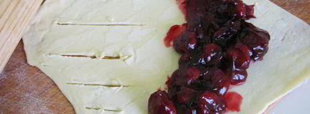 слойки с вишней. Шаг 4