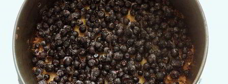 сырник с черникой фиалки. Шаг 6