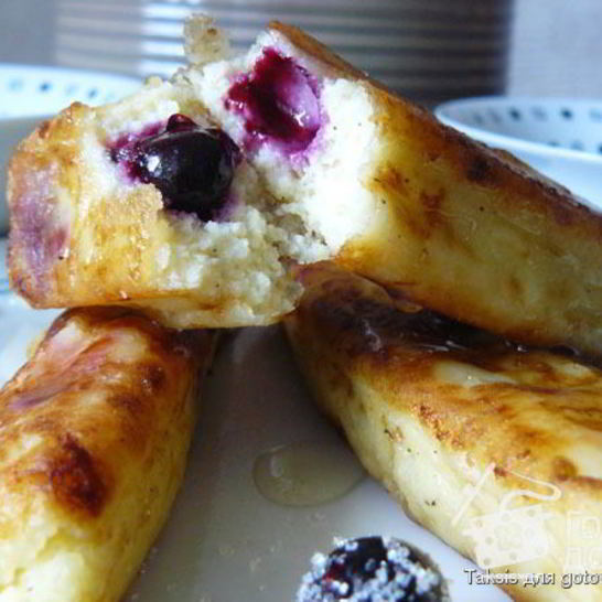 Рецепт сырников полешки с черной смородиной