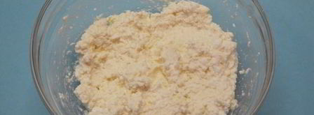 творожники с клубникой. Шаг 2