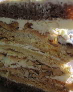 Бисквитный торт с безе