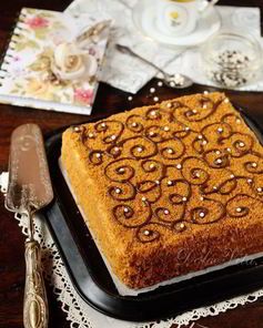 Чешский медовый торт Марленка