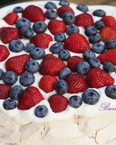 Торт Павлова с Голубикой