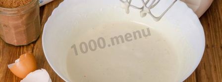 торт с шоколадными подтеками и фруктами. Шаг 3