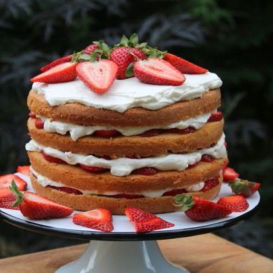 Рецепт торта с творогом и клубникой