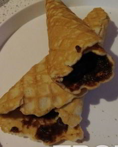 Вафельные трубочки с заварным кремом