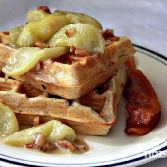 Рецепт вафель с яблоками и орехами