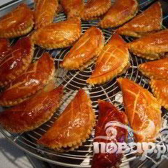 Рецепт яблочных конвертиков с миндалем и изюмом