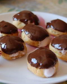 Мини-эклеры с клубничным кремом