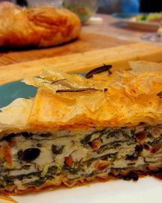 Греческая запеканка в тесте Фило