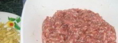 картофельная запеканка с сырым фаршем. Шаг 2