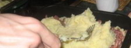 картофельная запеканка с сырым фаршем. Шаг 3